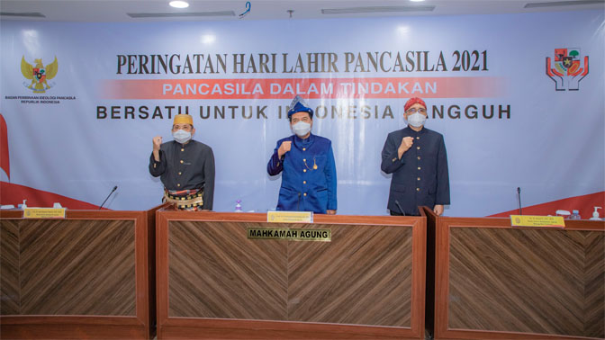 KETUA MAHKAMAH AGUNG HADIRI UPACARA HARI LAHIR PANCASILA SECARA VIRTUAL